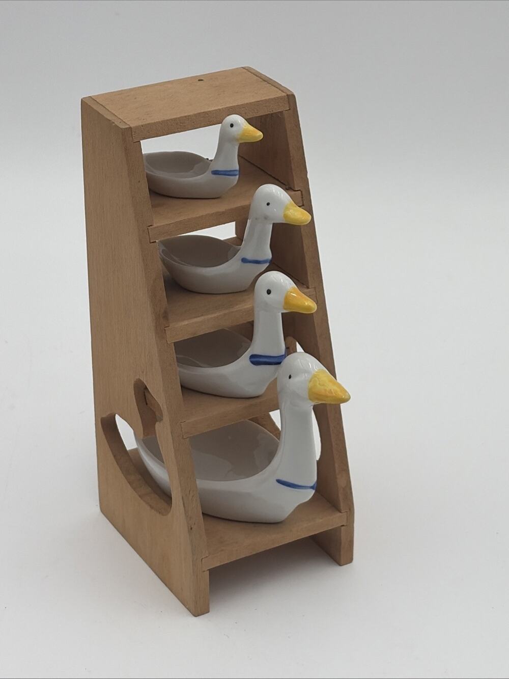 VTG Ceramic Goose Measuring Spoon Set of 4 Wooden Display Rack Kitchen Decor